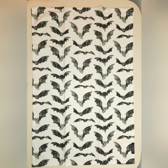 ❤️NWT STONEWALL KITCHEN TEA TOWEL BATS - HALLOWEEN DECORATION DECOR - Picture 5 of 9